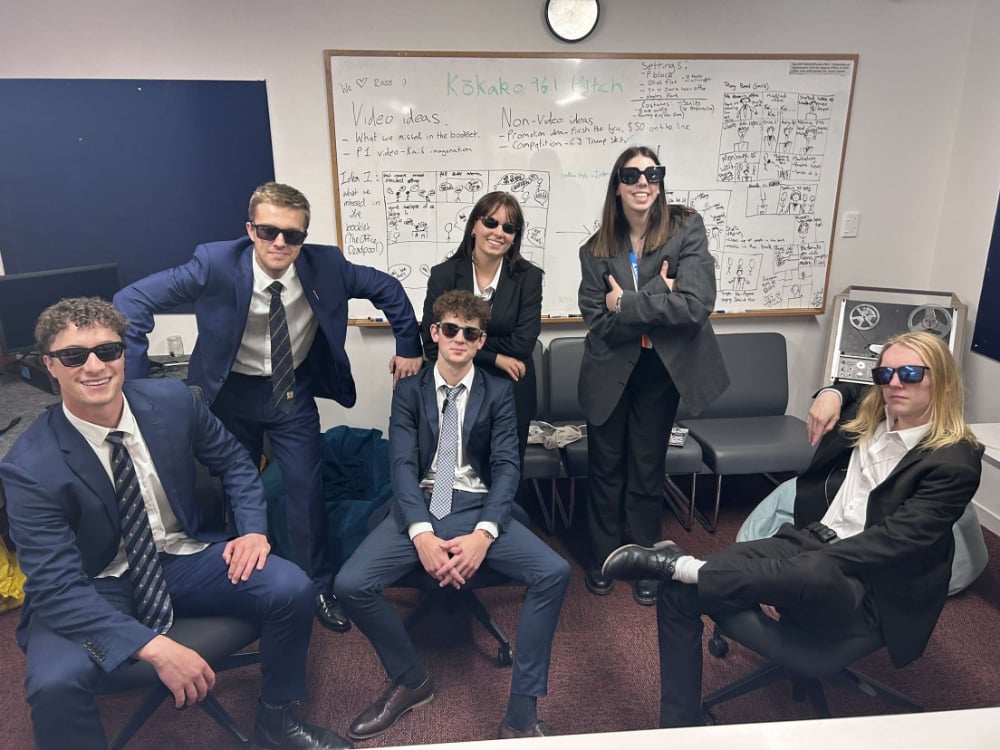 Winning team_resized.jpg